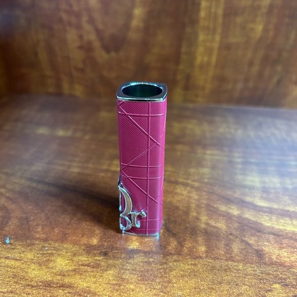 Dior Addict Lipstick in Chic Red with Silver Accents NEW - Picture 2 of 3